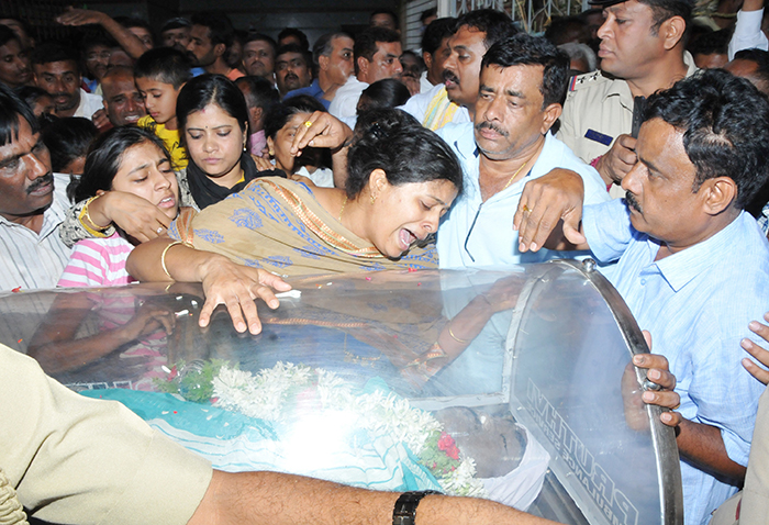 ತುಮಕೂರಿಗೆ ಆಗಮಿಸಿದ ರಮೇಶ್ ಮೃತದೇಹ: ಮುಗಿಲು ಮುಟ್ಟಿದ ಕುಟುಂಬದ ರೋಧನ