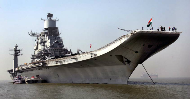 ಐಎನ್‍ಎಸ್ ಯುದ್ಧ ನೌಕೆಯಲ್ಲಿ ಅಗ್ನಿ ಅವಘಡ: ನೌಕಾಪಡೆ ಅಧಿಕಾರಿ ಸಾವು