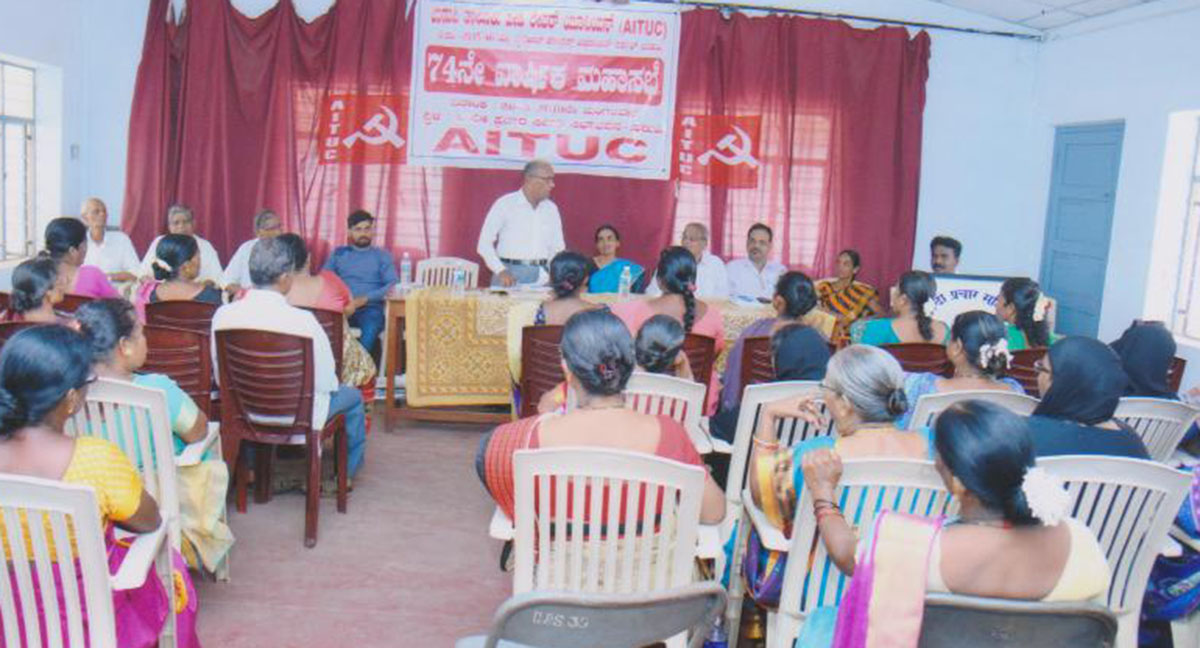 ಬೀಡಿ ಕಾರ್ಮಿಕರಿಗೆ 6000ರೂ. ಮಾಸಿಕ ಪಿಂಚಣಿ ನೀಡಲು ಒತ್ತಾಯ