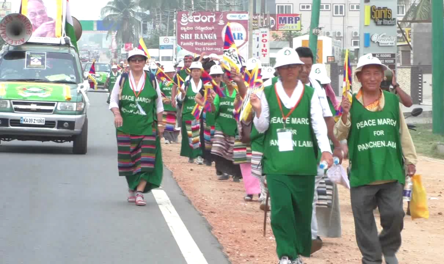 11ನೇ ಪಂಚೇನ್ ಲಾಮಾ ಬಿಡುಗಡೆಗೆ ಒತ್ತಾಯ: ಮಂಡ್ಯದಿಂದ ಬೆಂಗಳೂರು ಕಡೆಗೆ ಸಾಗಿದ ಪಾದಯಾತ್ರೆ