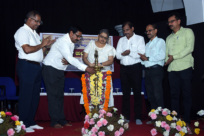 ನಂಬಿಗರ ಅಂಬಿಗ ನಾಟಕ ಪ್ರದರ್ಶನ