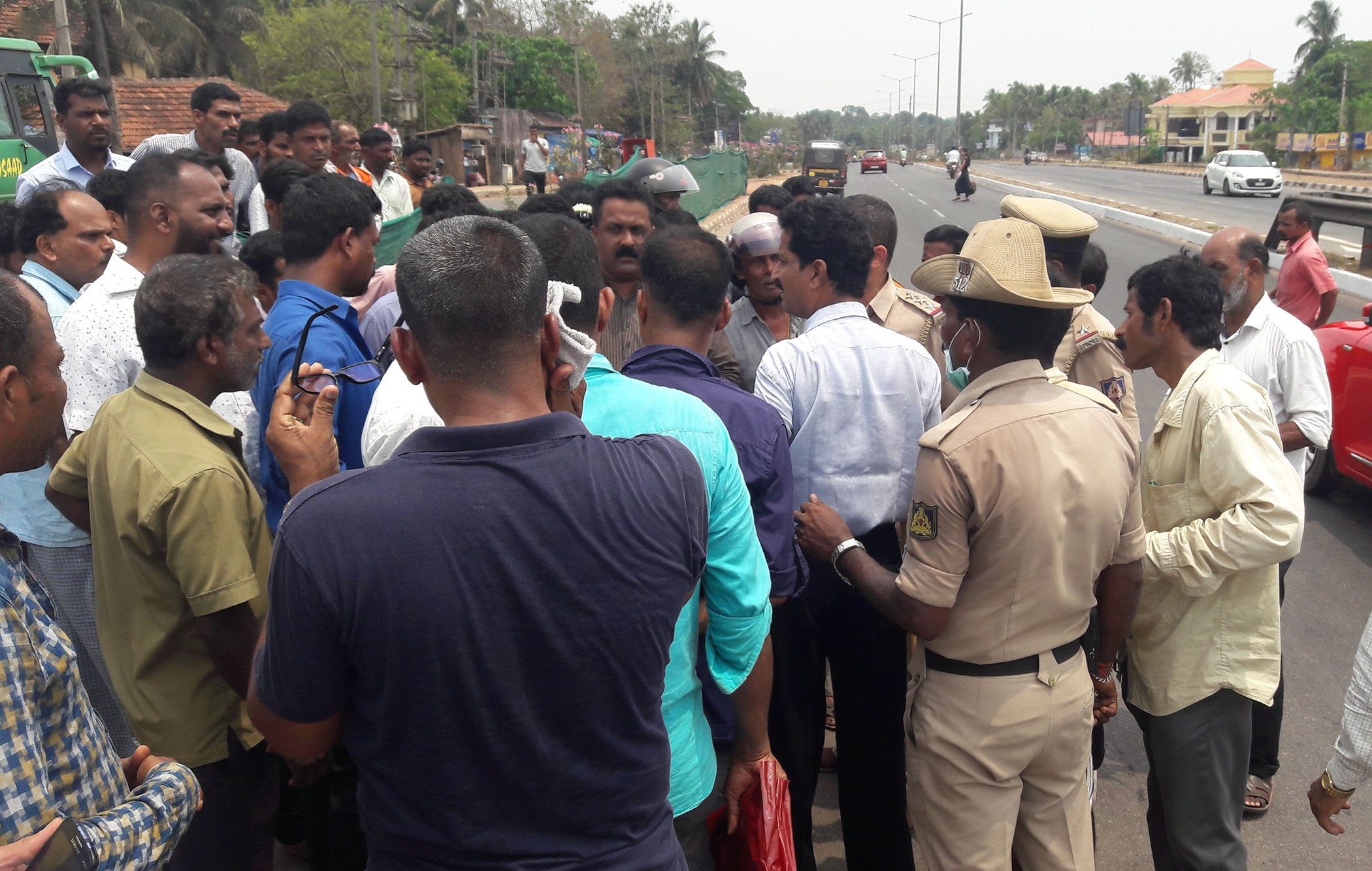 ಕಟಪಾಡಿ ರಾ.ಹೆದ್ದಾರಿ ಜಂಕ್ಷನ್‌ನಲ್ಲಿ ಐದು ತಾಸು ಟ್ರಾಫಿಕ್ ಜಾಮ್