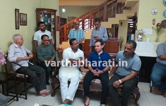 ಶ್ರೀಲಂಕಾ ಸ್ಫೋಟದಲ್ಲಿ ಮೃತಪಟ್ಟ ರಝೀನಾ ಮನೆಗೆ ಸಚಿವ ಯು.ಟಿ.ಖಾದರ್ ಭೇಟಿ