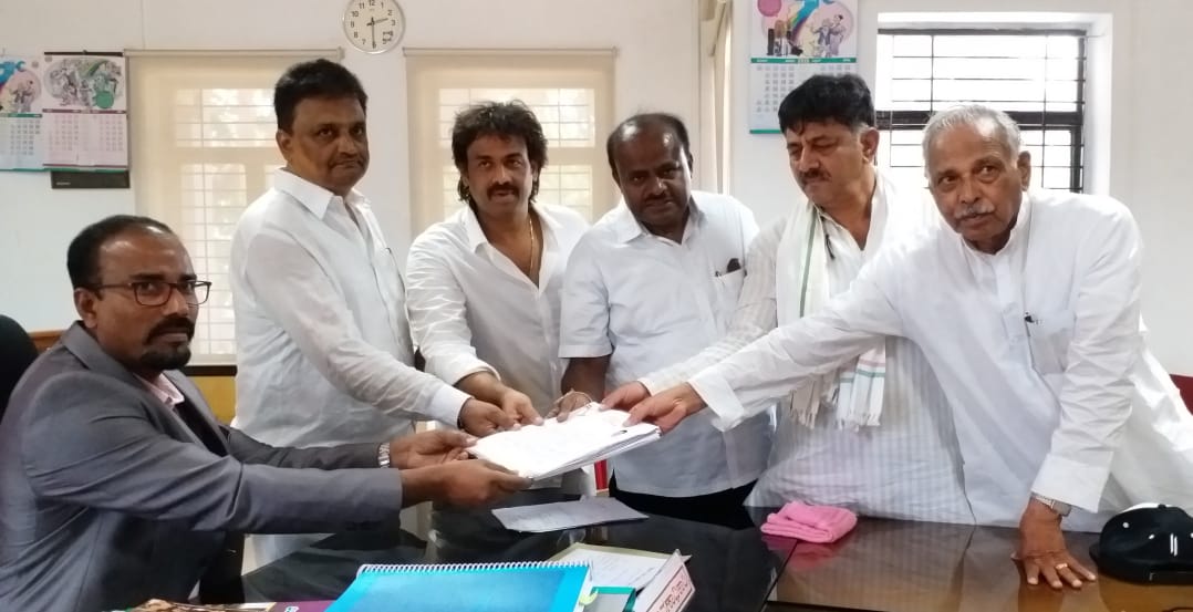 ಶಿವಮೊಗ್ಗ: ಮೈತ್ರಿ ಅಭ್ಯರ್ಥಿಯಾಗಿ ಮಧು ಬಂಗಾರಪ್ಪ ನಾಮಪತ್ರ ಸಲ್ಲಿಕೆ