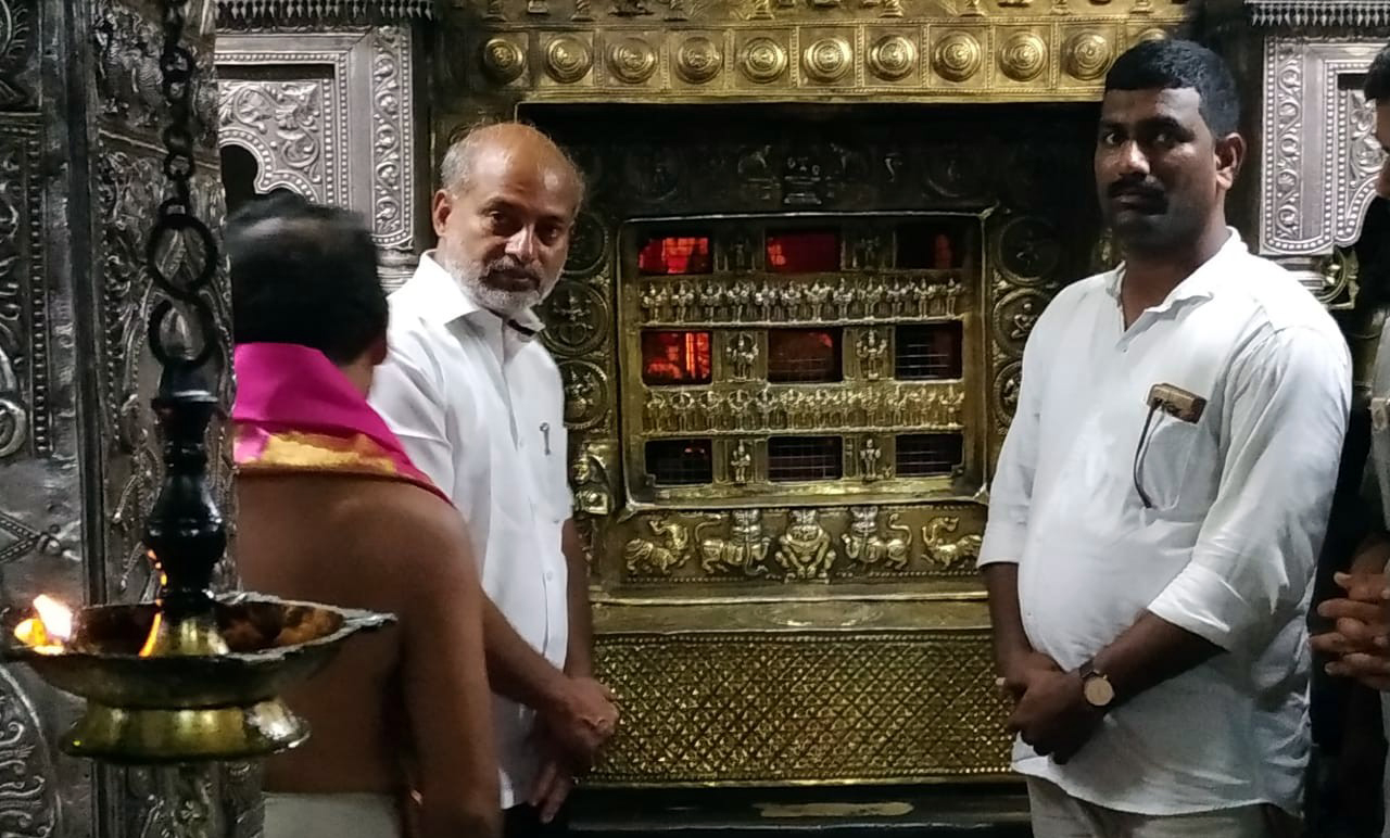 ಮುಖ್ಯಮಂತ್ರಿ ಚಿಕಿತ್ಸೆ ಪಡೆಯುತ್ತಿದ್ದಾರೆಯೇ ಹೊರತು ಮೋಜು ಮಾಡುತ್ತಿಲ್ಲ: ಸಚಿವ ಸಾ.ರಾ. ಮಹೇಶ್