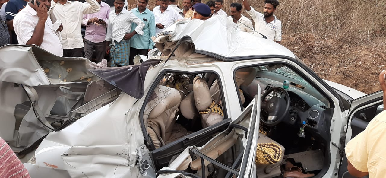 ಶಿವಮೊಗ್ಗ: ಕ್ಯಾಂಟರ್ - ಕಾರು ನಡುವೆ ಢಿಕ್ಕಿ; ಒಂದೇ ಕುಟುಂಬದ ಐವರು ಮೃತ್ಯು