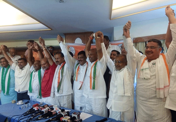 ಮೈಸೂರು: ಕಾಂಗ್ರೆಸ್-ಜೆಡಿಎಸ್ ನಾಯಕರಿಂದ ಒಗ್ಗಟ್ಟಿನ ಮಂತ್ರ!