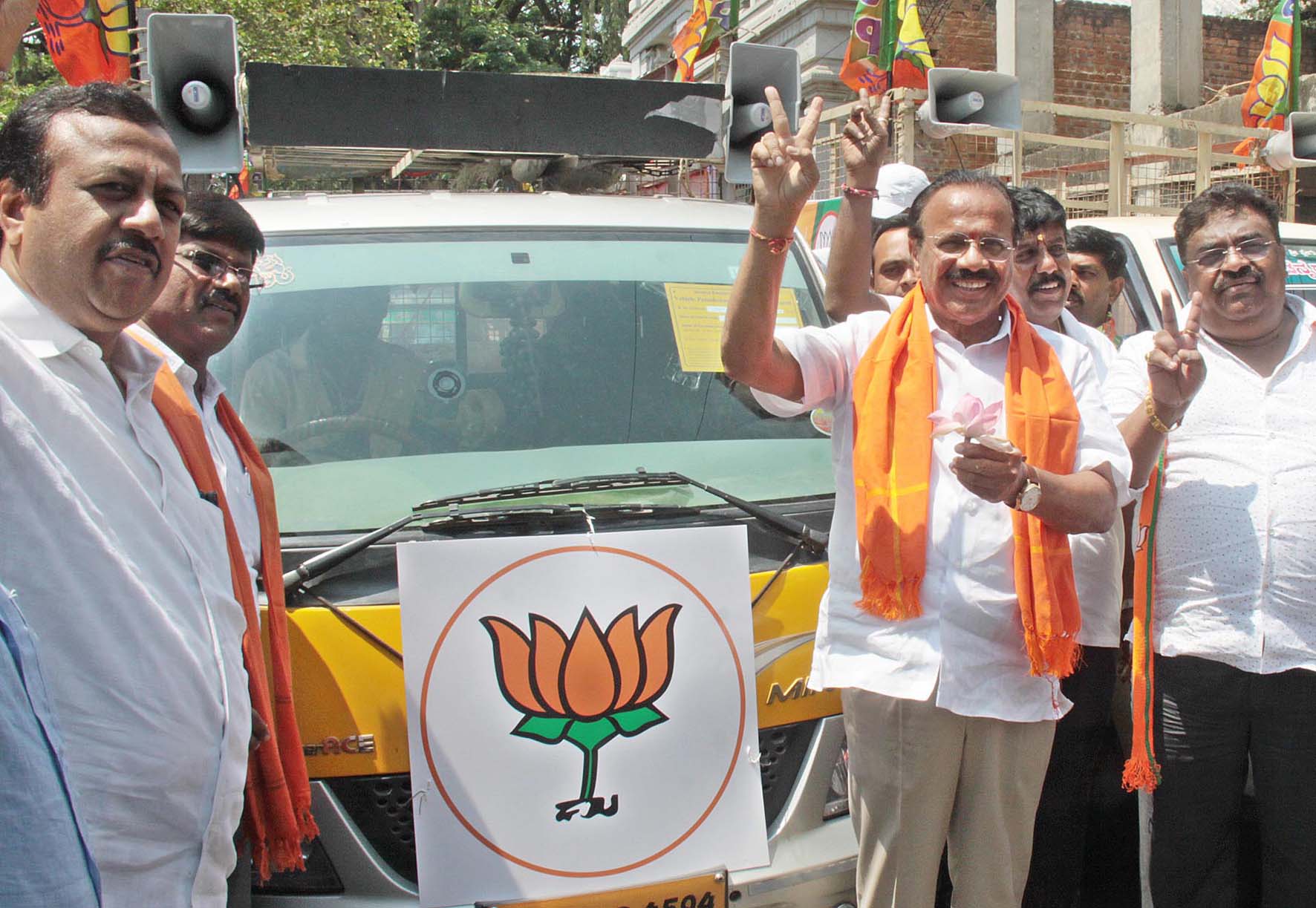 ಅಭಿವೃದ್ಧಿ ಮಾಡದ ಕಾಂಗ್ರೆಸಿಗರು ಬುರ್ಖಾ ಹಾಕಿ ಮತ ಕೇಳುವ ಪರಿಸ್ಥಿತಿ ನಿರ್ಮಾಣವಾಗಿದೆ: ಸದಾನಂದಗೌಡ