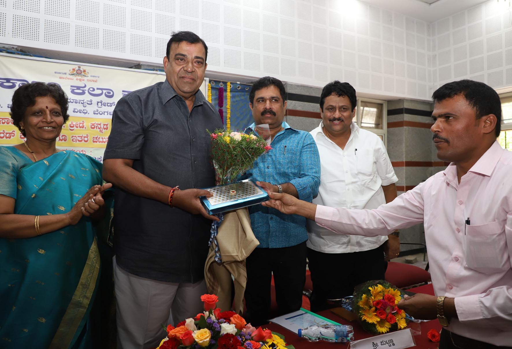 ಯುವ ಸಮುದಾಯ ಜಾತಿ ವ್ಯವಸ್ಥೆ ಕಿತ್ತೊಗೆಯಬೇಕು: ನಟ ದೊಡ್ಡಣ್ಣ