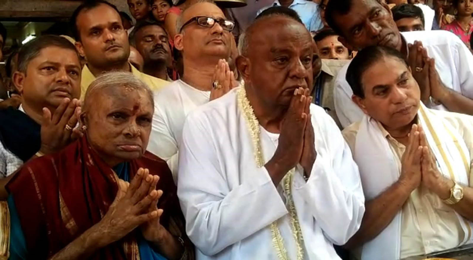 ಕೋಟ ಅಮೃತೇಶ್ವರಿ ದೇವಸ್ಥಾನಕ್ಕೆ ದೇವೇಗೌಡ ದಂಪತಿ