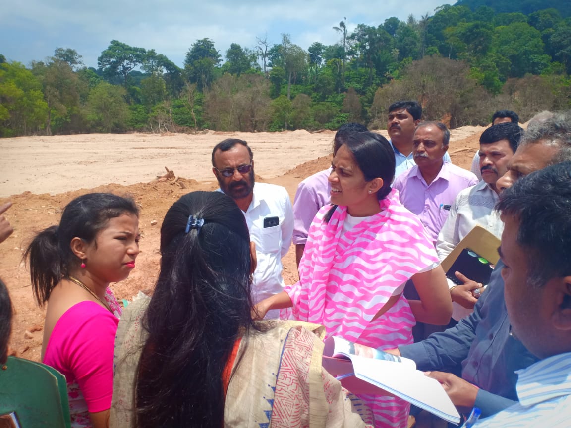 ಮಡಿಕೇರಿ: ಮಳೆಹಾನಿ ಪ್ರದೇಶಗಳಿಗೆ ಜಿಲ್ಲಾಧಿಕಾರಿ ಭೇಟಿ