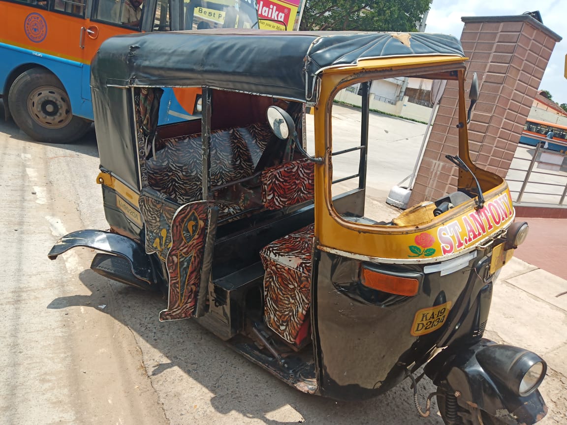 ಬಿ.ಸಿ.ರೋಡಿನಲ್ಲಿ ರಸ್ತೆ ಅಪಘಾತ: ಬೈಕ್ ಸವಾರನಿಗೆ ಗಾಯ