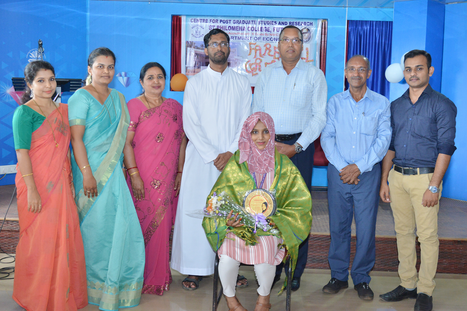 ಕೆಸೆಟ್‍ನಲ್ಲಿ ತೇರ್ಗಡೆ: ವಿದ್ಯಾರ್ಥಿನಿ ಶಬಾನಾಗೆ ಕಾಲೇಜ್‍ನಿಂದ ಸನ್ಮಾನ