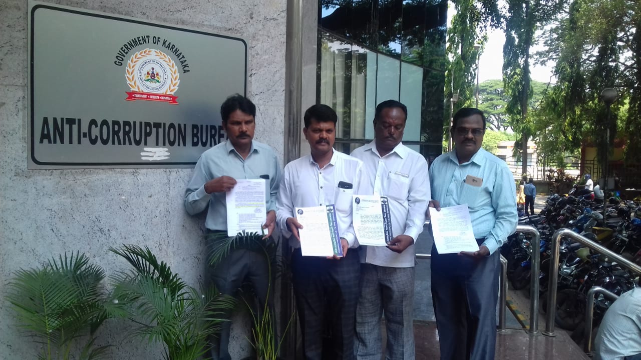 ನಿಯಮ ಉಲ್ಲಂಘಿಸಿ ಟೆಂಡರ್: ಲೋಕೋಪಯೋಗಿ ಇಲಾಖೆಯ ಮೂವರ ವಿರುದ್ಧ ಎಸಿಬಿಗೆ ದೂರು