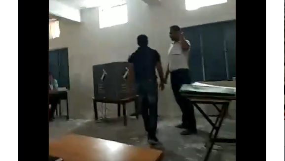 ಮತದಾನ ಕೇಂದ್ರದಲ್ಲಿ ಅಕ್ರಮ: ಕಮಲ ಚಿಹ್ನೆಗೆ ಮತ ನೀಡುವಂತೆ ಒತ್ತಾಯಿಸಿದ್ದ ಬಿಜೆಪಿ ಏಜೆಂಟ್