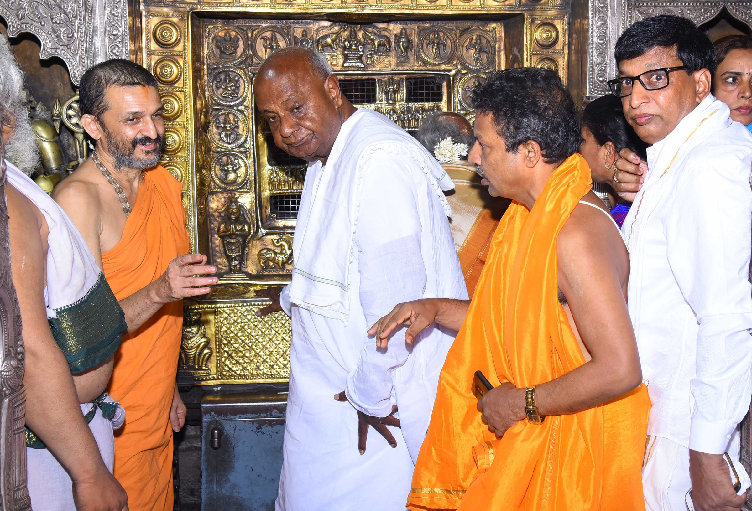 ಉಡುಪಿ ಶ್ರೀಕೃಷ್ಣ ಮಠಕ್ಕೆ ದೇವೇಗೌಡ ಭೇಟಿ