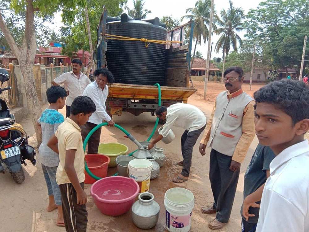 ಜಲಜಾಗೃತಿಯೊಂದಿಗೆ ಉಚಿತ ಕುಡಿಯುವ ನೀರಿನ ವಿತರಣೆ