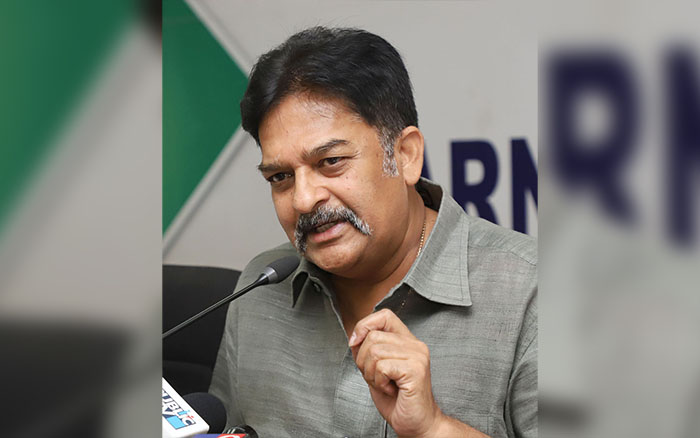 ಯಡಿಯೂರಪ್ಪ ವಿರುದ್ಧ ಕ್ರಿಮಿನಲ್ ಮೊಕದ್ದಮೆ ದಾಖಲಿಸುವಂತೆ ಚು.ಆಯೋಗಕ್ಕೆ ದೂರು