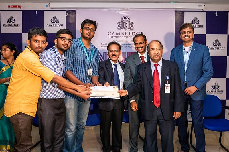 ಆಸಕ್ತ ವಿಷಯಗಳ ಬೆಳವಣಿಗೆಯನ್ನು ವಿದ್ಯಾರ್ಥಿಗಳು ಗಮನಿಸಬೇಕು:ಡಾ.ಖಿಂಚಾ