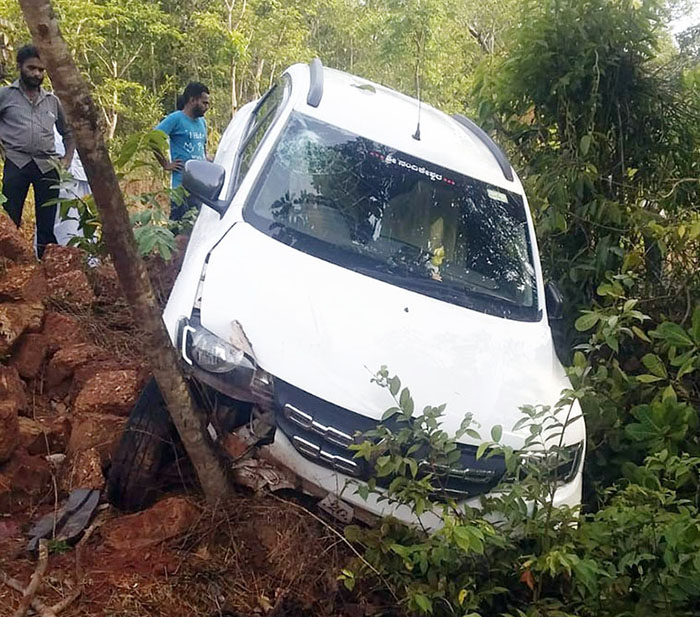 ಹಂದಿಗೆ ಢಿಕ್ಕಿ ಹೊಡೆದು ಅಪಘಾತ: ಕಾರು ಚಾಲಕ ಮೃತ್ಯು
