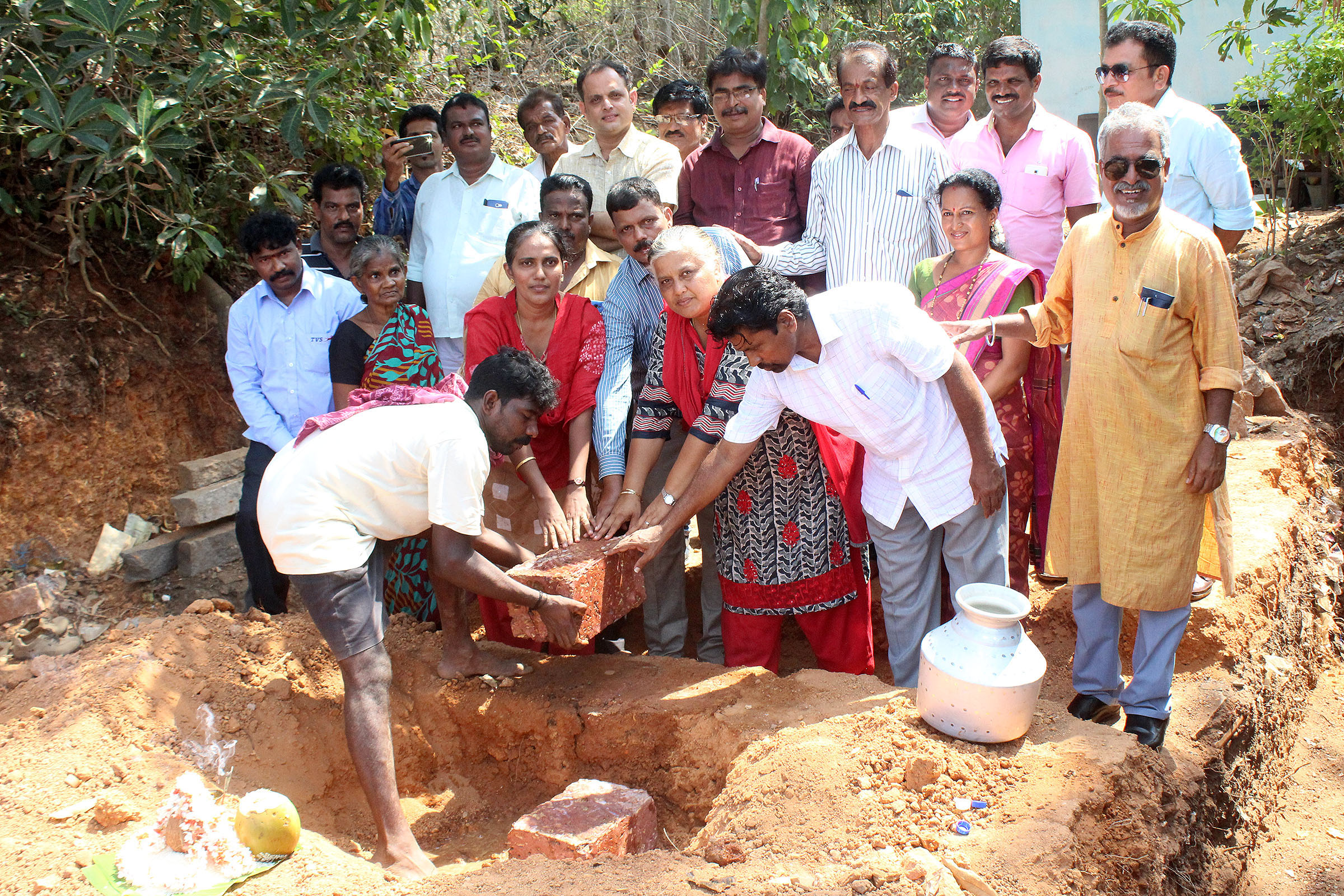 ‘ಗಾಂಧಿ-150’ ಕಾರ್ಯಕ್ರಮದಡಿ ಬಡ ದಲಿತ ಕುಟುಂಬಕ್ಕೆ ಮನೆ ನಿರ್ಮಾಣ