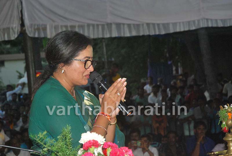 ರೈತರ ಸಮಸ್ಯೆ, ಜಿಲ್ಲೆಯ ಸರ್ವಾಂಗೀಣ ಅಭಿವೃದ್ಧಿಗೆ ಶಕ್ತಿಮೀರಿ ಶ್ರಮಿಸುತ್ತೇನೆ: ಸುಮಲತಾ