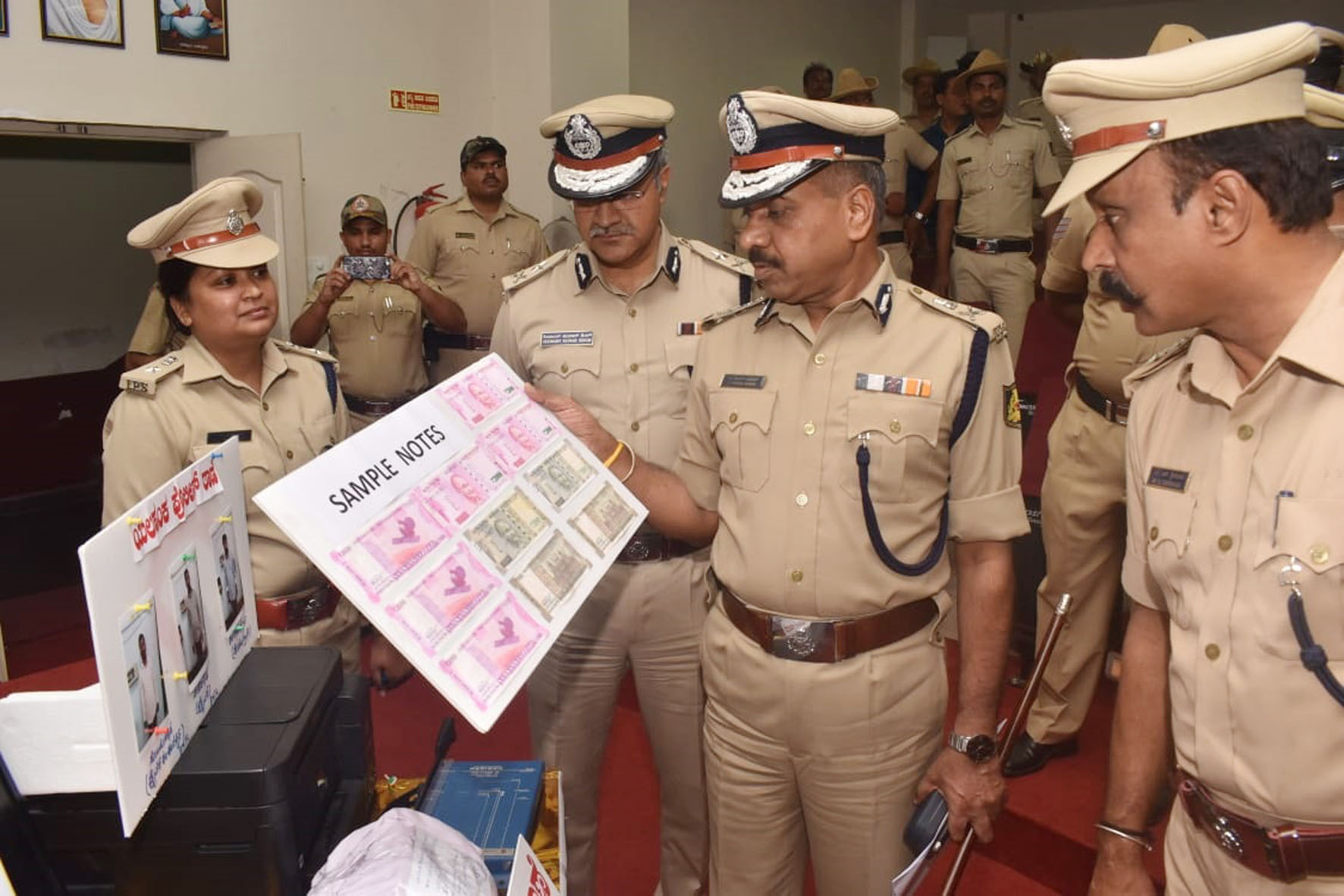 ಖೋಟಾ ನೋಟು ದಂಧೆ: ಬಿಎಂಟಿಸಿ ಚಾಲಕ, ನಿರ್ವಾಹಕ ಸೇರಿ ಮೂವರ ಬಂಧನ