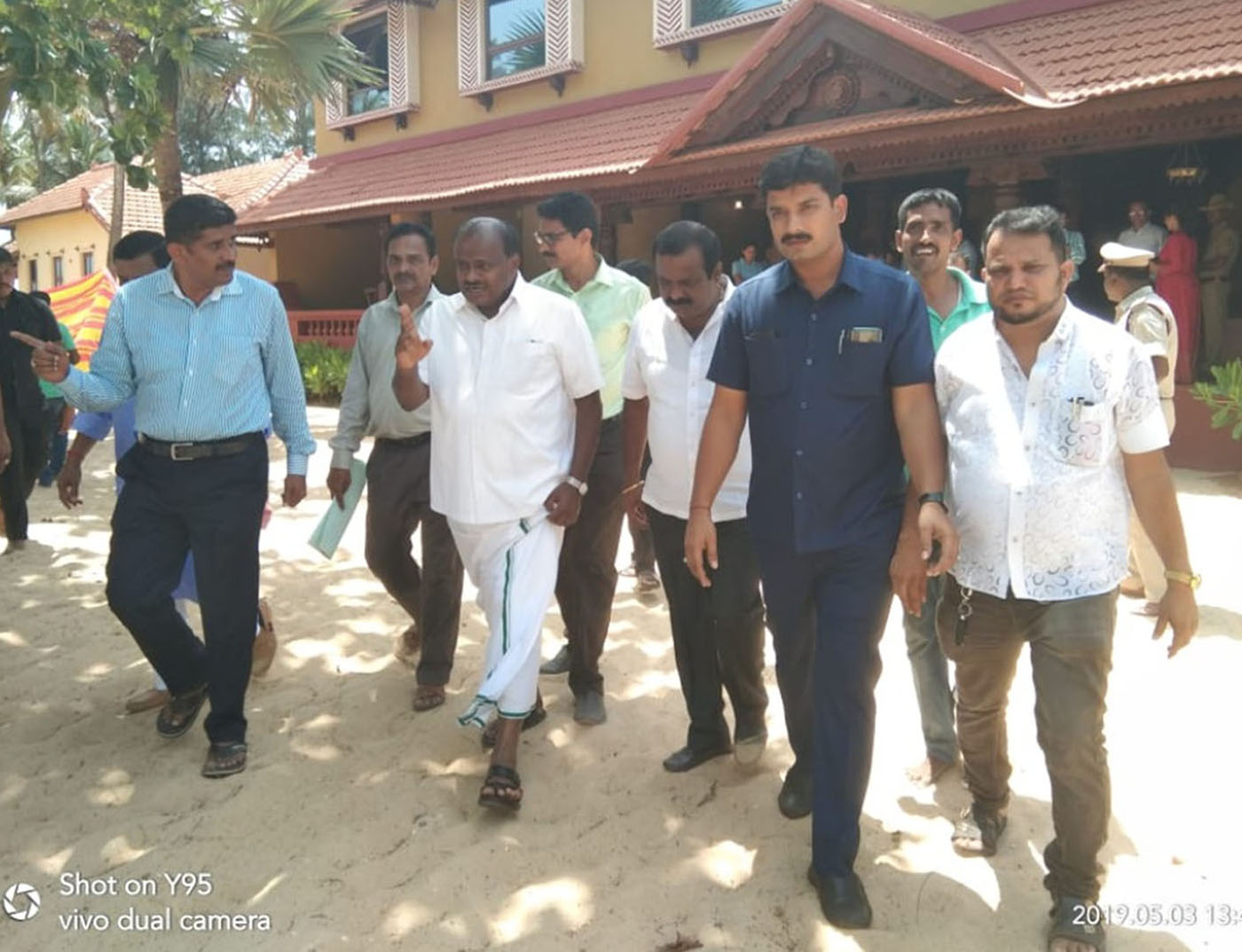 ಮೂಳೂರು: ಚಿಕಿತ್ಸೆಯ ಬಳಿಕ ನಿರ್ಗಮಿಸಿದ ಸಿಎಂ, ಮಾಜಿ ಪ್ರಧಾನಿ