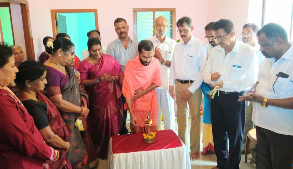 ಬ್ರಹ್ಮಲಶೋತ್ಸವಕ್ಕಿಂತ ಬಡವರಿಗೆ ಮನೆ ನಿರ್ಮಿಸಿ ಪುಣ್ಯ ಸಂಪಾದಿಸಿ: ಕೇಮಾರು ಶ್ರೀ