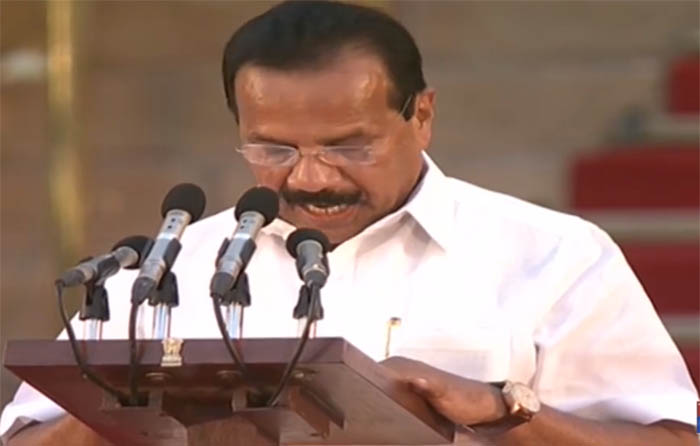 ಕೇಂದ್ರ ಸಚಿವರಾಗಿ ಎರಡನೆ ಅವಧಿಗೆ ಪ್ರಮಾಣ ವಚನ ಸ್ವೀಕರಿಸಿದ ಸದಾನಂದಗೌಡ