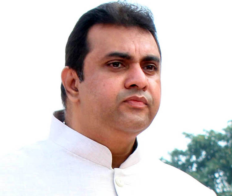 ತಪ್ಪೊಪ್ಪಿಕೊಂಡು, ಮೀನುಗಾರ ಕುಟುಂಬಕ್ಕೆ ಪರಿಹಾರ ನೀಡಿ: ನೌಕಾಪಡೆಗೆ ಪ್ರಮೋದ್ ಮಧ್ವರಾಜ್ ತಾಕೀತು