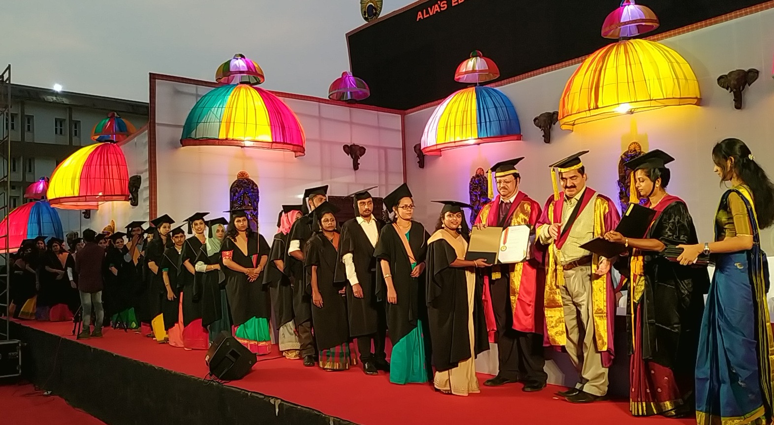 ಸಮಾಜದ ಋಣವನ್ನು ಸಲ್ಲಿಸುವ ಸಾಧಕರಾಗಿ: ಡಾ. ಎಸ್. ಸಚ್ಚಿದಾನಂದ