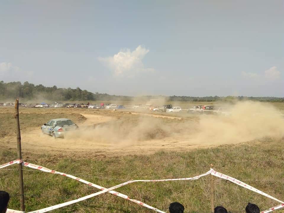 ಮಡಿಕೇರಿ: ಗಮನ ಸೆಳೆದ ರೋಮಾಂಚನಕಾರಿ ಬೈಕ್, ಕಾರ್ ರೇಸ್‍