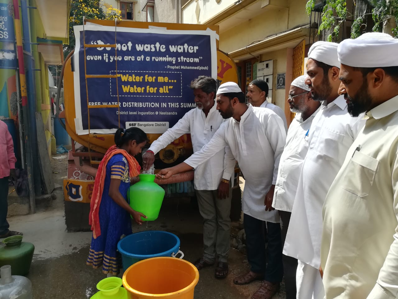 ಬೆಂಗಳೂರು: ಸಾರ್ವಜನಿಕ ಕುಡಿಯುವ ನೀರು ವಿತರಣಾ ಕಾರ್ಯಕ್ರಮಕ್ಕೆ ಚಾಲನೆ