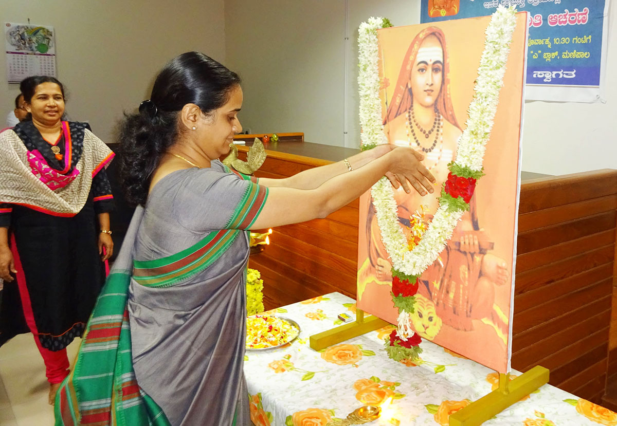 ಶಂಕರಾಚಾರ್ಯರಿಂದ ಹಿಂದೂ ಧರ್ಮ ರಕ್ಷಣೆ: ಉಡುಪಿ ಸಿಇಓ