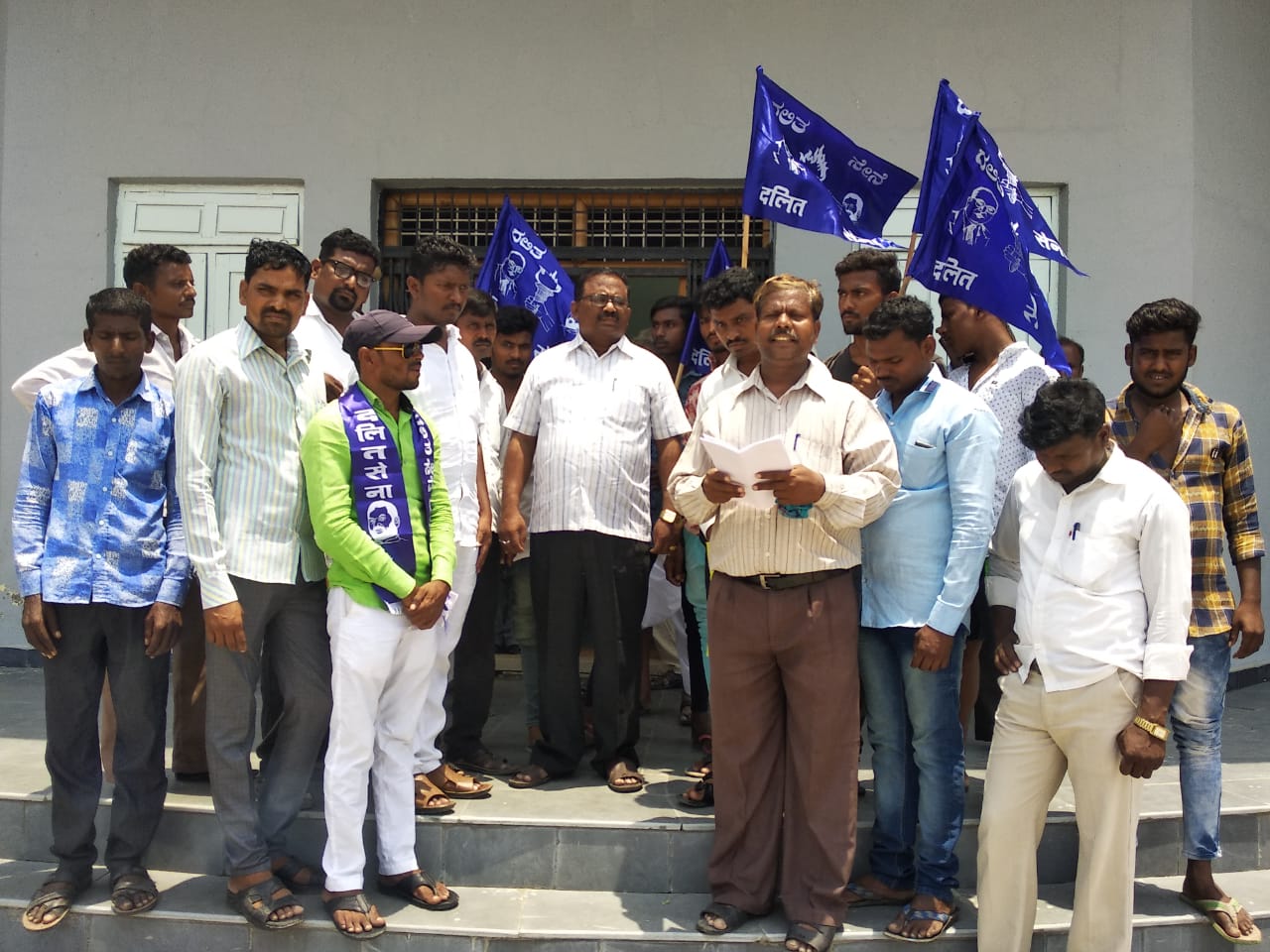 ದಲಿತರ ಮೇಲೆ ಮಾರಣಾಂತಿಕ ಹಲ್ಲೆ: ತಪ್ಪಿತಸ್ಥರ ವಿರುದ್ಧ ಗೂಂಡಾ ಕಾಯ್ದೆ ದಾಖಲಿಸಲು ದಲಿತ ಸೇನೆ ಆಗ್ರಹ