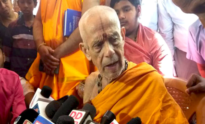 ಗೋಡ್ಸೆ ಪರ ವಕಾಲತ್ತು ವಹಿಸಿದ್ದ ಪ್ರಜ್ಞಾ ಸಿಂಗ್ ಚುನಾವಣೆಯಲ್ಲಿ ಗೆಲ್ಲಬಾರದಿತ್ತು: ಪೇಜಾವರ ಶ್ರೀ