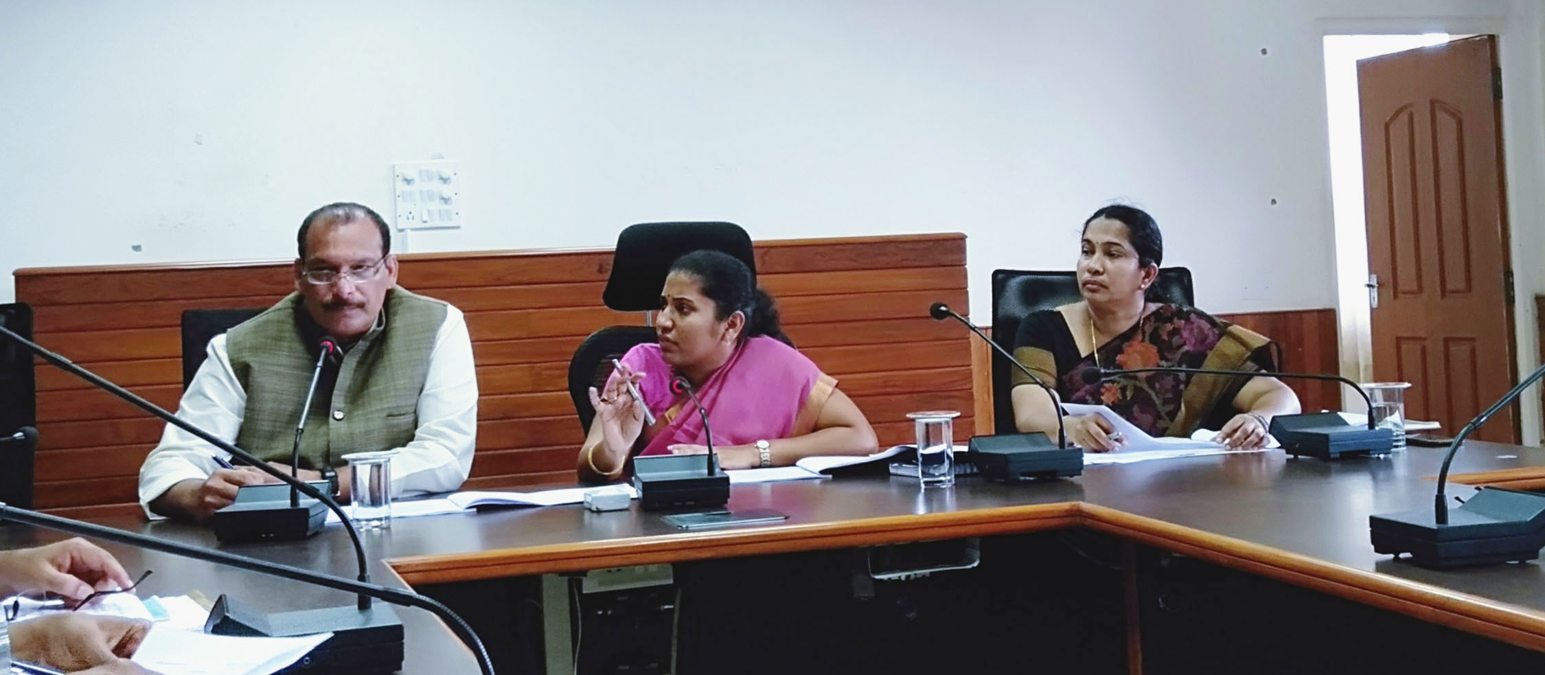 ಸಾಲಮನ್ನಾ: ರೈತರಿಗೆ ಮಾಹಿತಿ ನೀಡಲು ಐವನ್ ಸೂಚನೆ