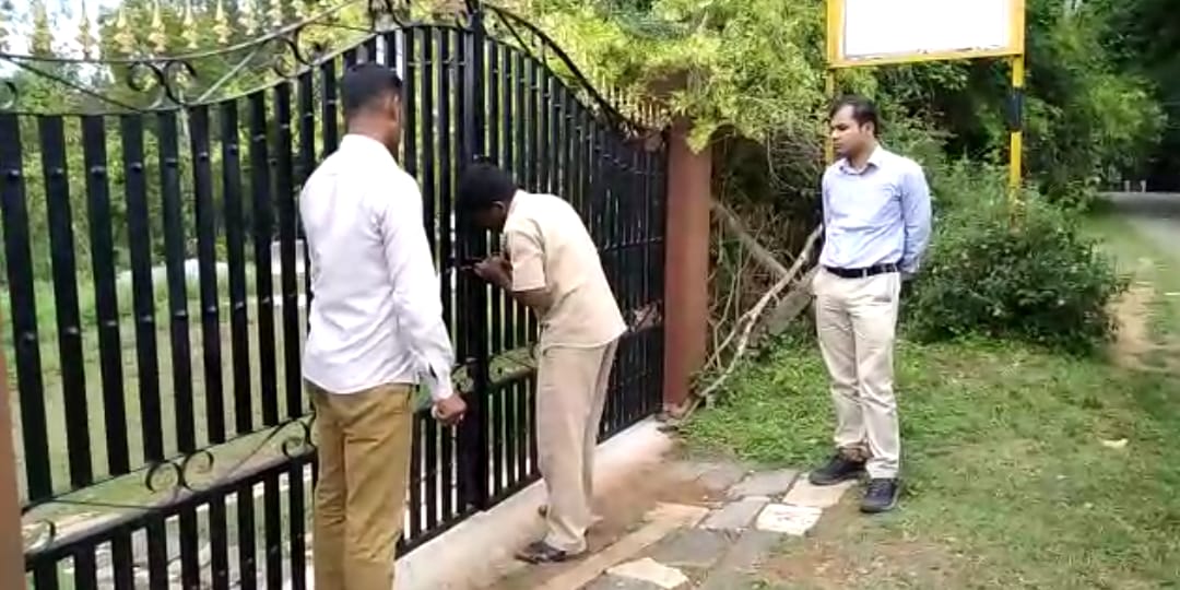 ಚಾಮರಾಜನಗರ: ರೈಸ್ ಪುಲ್ಲಿಂಗ್ ಧಂದೆ ಶಂಕೆ; ಹೋಂ ಸ್ಟೇಗೆ ಬೀಗ