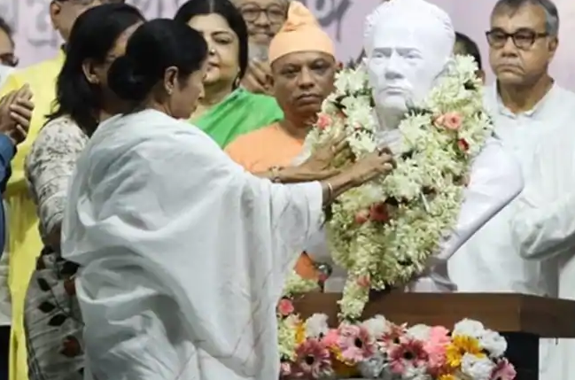 ವಿದ್ಯಾಸಾಗರರ ನೂತನ ಪ್ರತಿಮೆ ಅನಾವರಣಗೊಳಿಸಿದ ಮಮತಾ