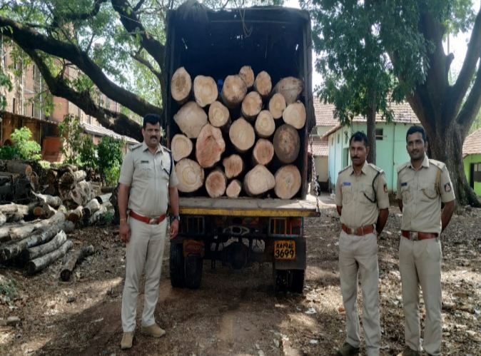 ಅಕ್ರಮ ಮರ ಸಾಗಾಟ: ವಾಹನ- ಸೊತ್ತು ವಶ