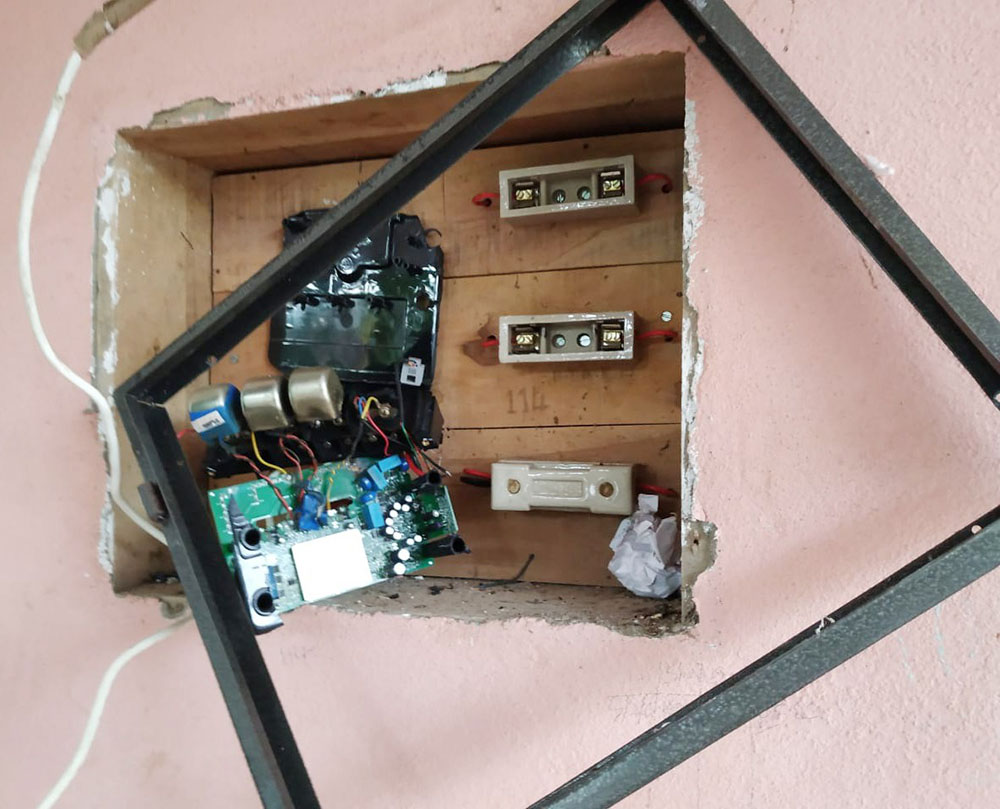 ಬಂಟಕಲ್ಲು: ಸಿಡಿಲು ಬಡಿದು ಮನೆಗಳಿಗೆ ಲಕ್ಷಾಂತರ ರೂ. ಹಾನಿ