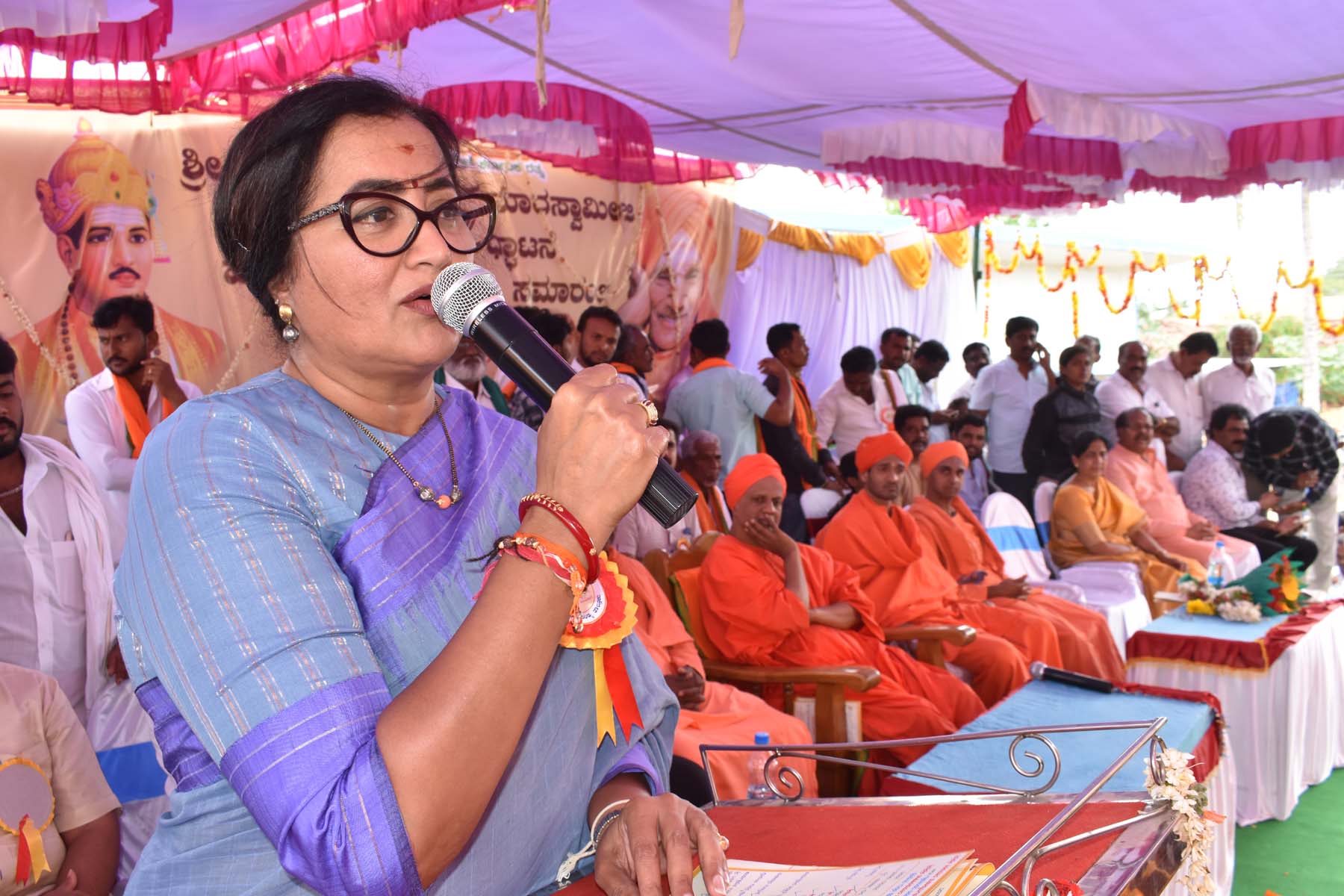 ಸೇವೆಗೆ ಜಾತಿ, ಧರ್ಮ ಇಲ್ಲವೆಂದು ಸಿದ್ದಗಂಗಾ ಶ್ರೀ ತೋರಿಸಿಕೊಟ್ಟರು: ಸಂಸದೆ ಸುಮಲತಾ