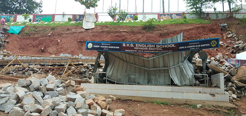 ಬಂಟ್ವಾಳ: ಗುಡ್ಡ ಕುಸಿದು ಬಸ್ ತಂಗುದಾಣಕ್ಕೆ ಹಾನಿ