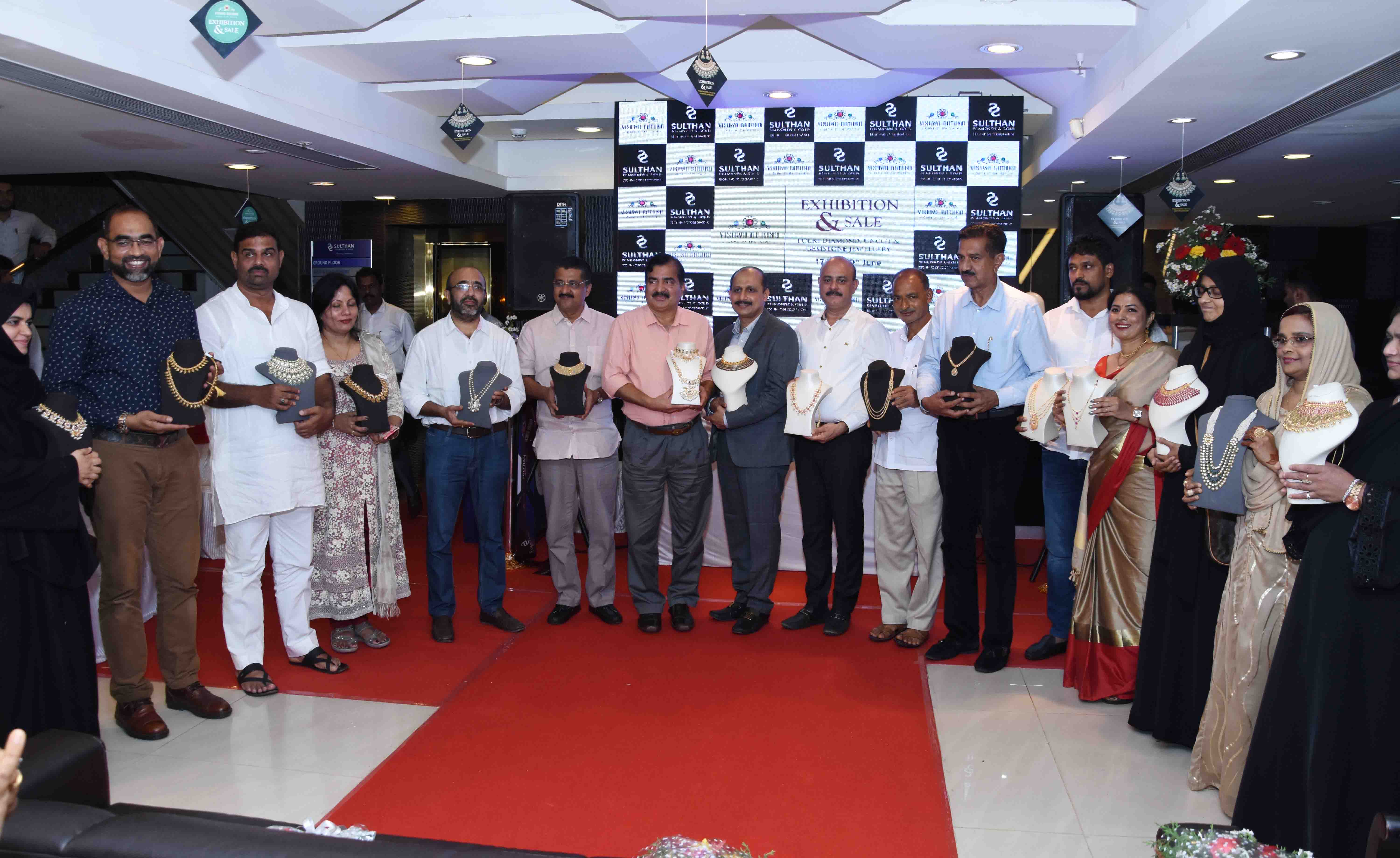 ಸುಲ್ತಾನ್ ಡೈಮಂಡ್ಸ್ ಆ್ಯಂಡ್ ಗೋಲ್ಡ್‌ನಲ್ಲಿ ‘ವಿಶ್ವರತ್ನ’ ಅಂತಾರಾಷ್ಟ್ರೀಯ ಎಕ್ಸಿಬಿಷನ್‌ಗೆ ಚಾಲನೆ