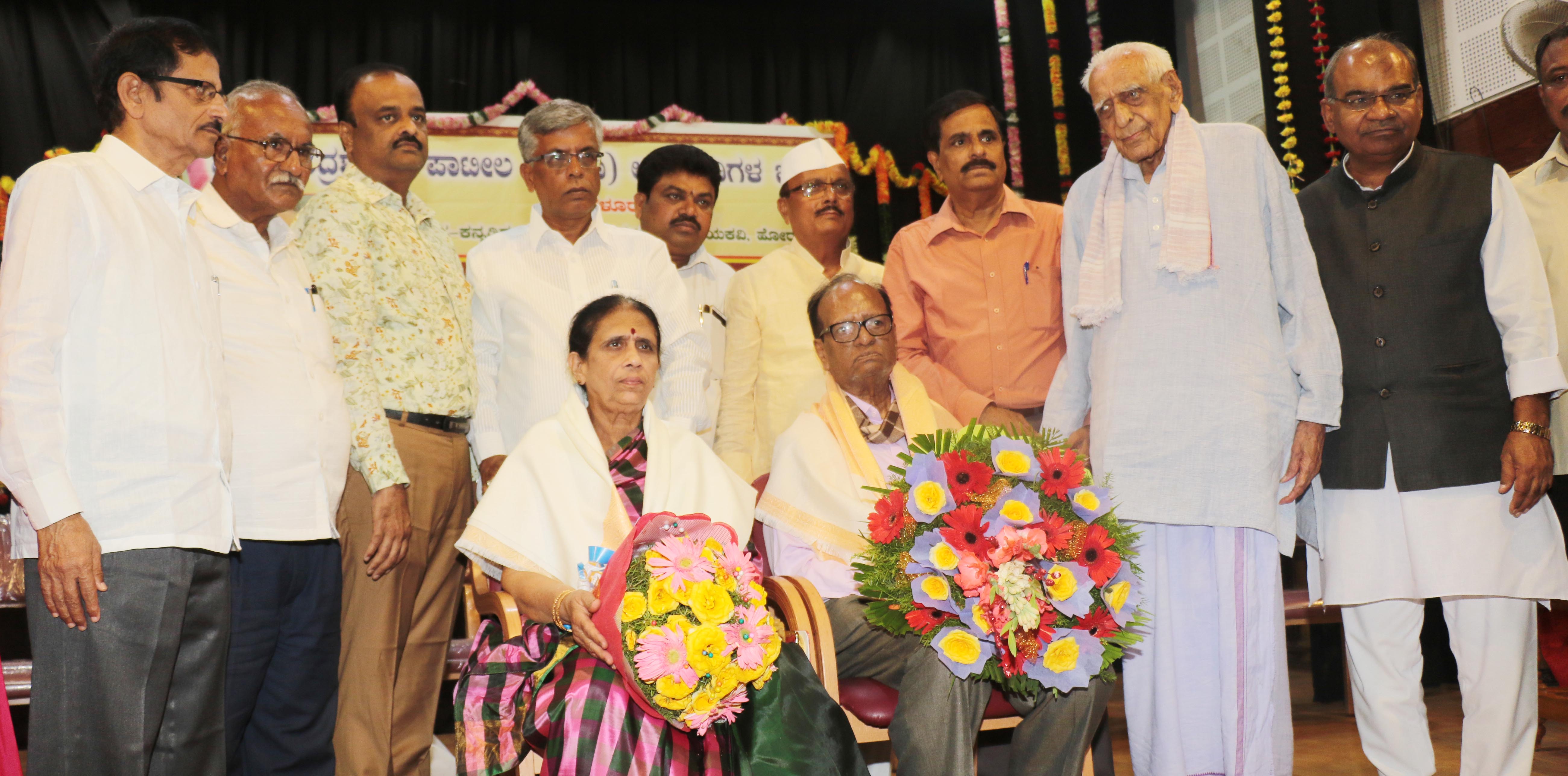 ಮುಖ್ಯಮಂತ್ರಿ ರಾಜಕೀಯ ಬಿಟ್ಟು, ಸಿನಿಮಾ ರಂಗಕ್ಕೆ ಹೋಗಲಿ: ಪ್ರೊ.ಚಂಪಾ