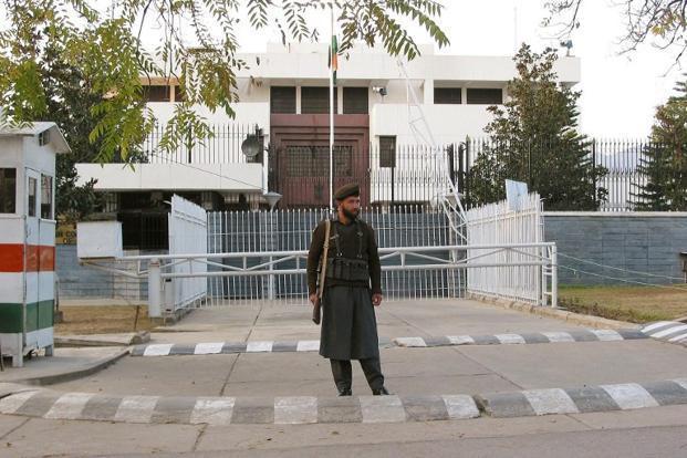 ಭಾರತೀಯ ರಾಯಭಾರ ಕಚೇರಿಯ ಇಫ್ತಾರ್ ಕೂಟದ ಅತಿಥಿಗಳಿಗೆ ಪಾಕ್ ಕಿರುಕುಳ