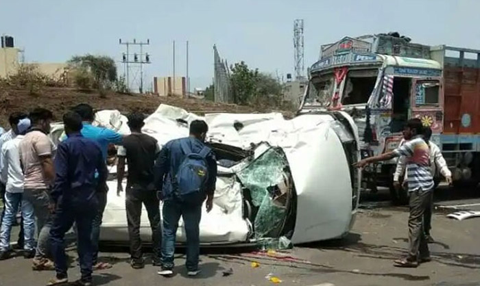 ಬೆಳಗಾವಿಯಲ್ಲಿ ಭೀಕರ ರಸ್ತೆ ಅಪಘಾತ: ಐವರು ಸ್ಥಳದಲ್ಲೇ ಸಾವು