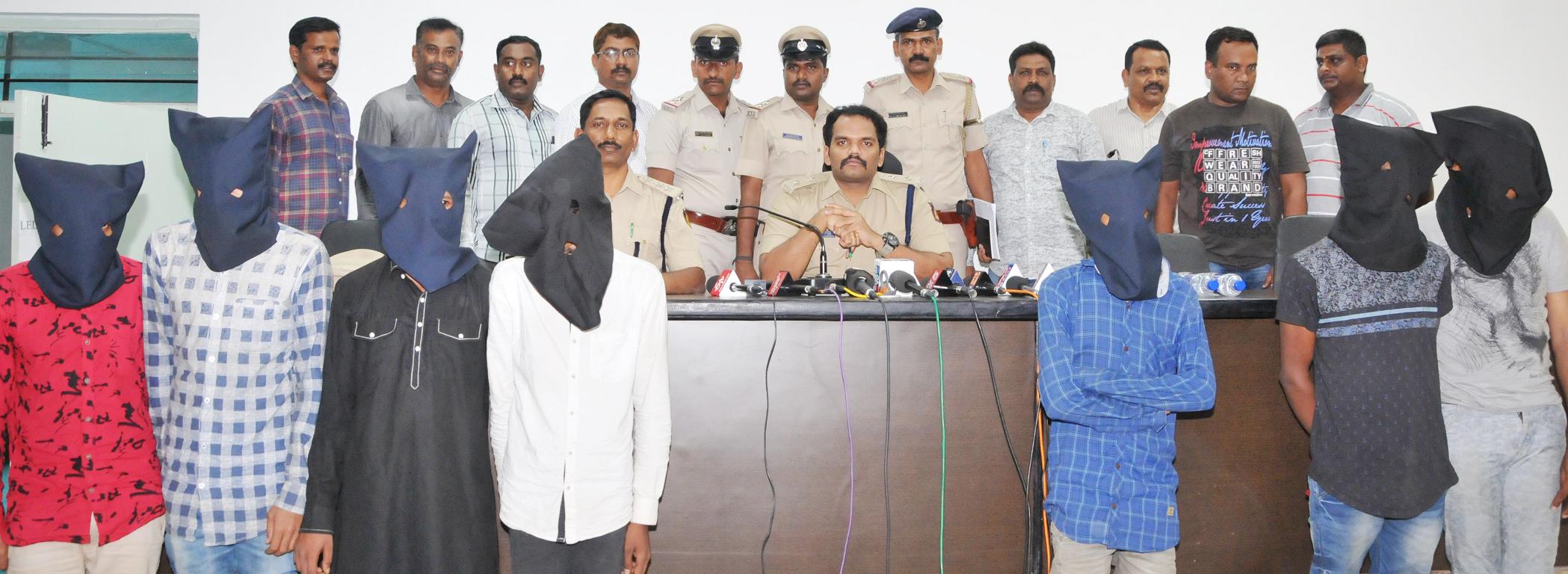 ತುಮಕೂರು: ಸರಗಳ್ಳರ ಬಂಧನ- 9.50 ಲಕ್ಷ ರೂ. ಮೌಲ್ಯದ ಚಿನ್ನಾಭರಣ ವಶ