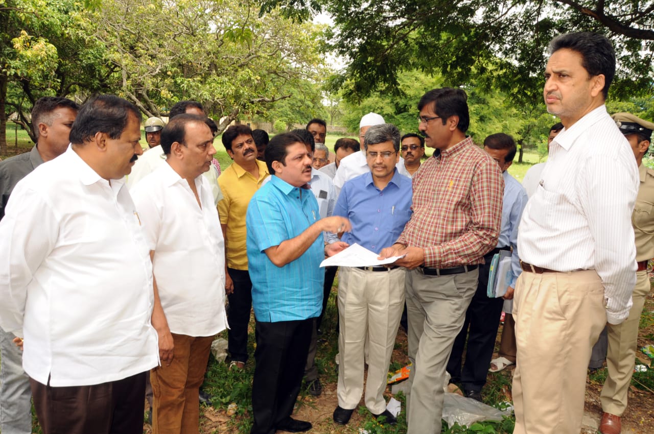 ಮೆಟ್ರೋ ಕಾಮಗಾರಿ ಹಿನ್ನೆಲೆಯಲ್ಲಿ ಈದ್ಗಾ ಭೂಮಿ ಭೋಗ್ಯಕ್ಕೆ: ಝಮೀರ್ ಅಹ್ಮದ್ ಖಾನ್